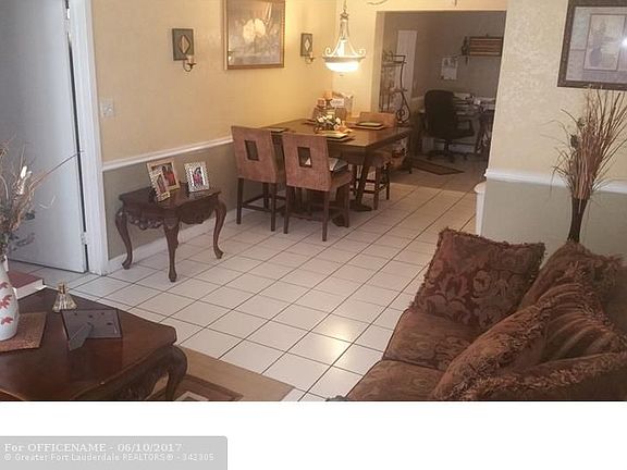 3rd image of 2960 NW 44th Ave
