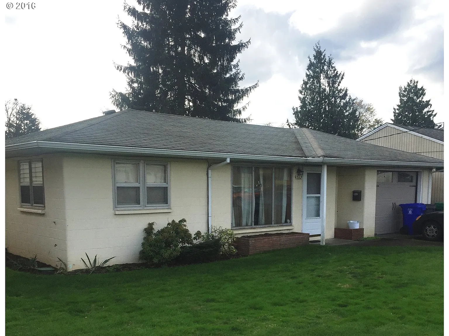 9262 SE Harrison St photo 1