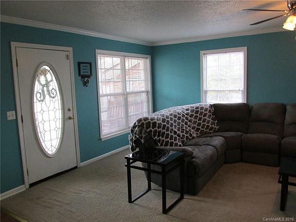 4th image of 222 Windsor Ct
