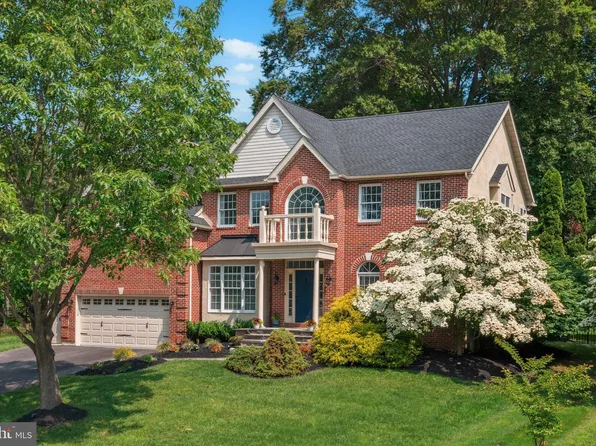 131 Chinaberry Dr, Lafayette Hill, PA 19444