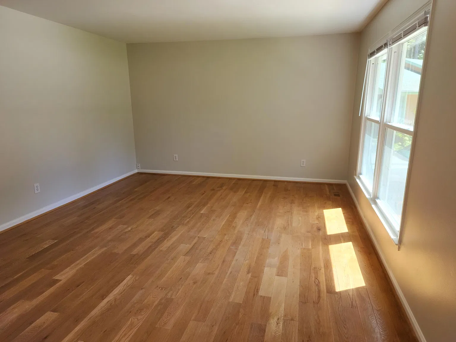7813 Fairmont Ct — Photo 3