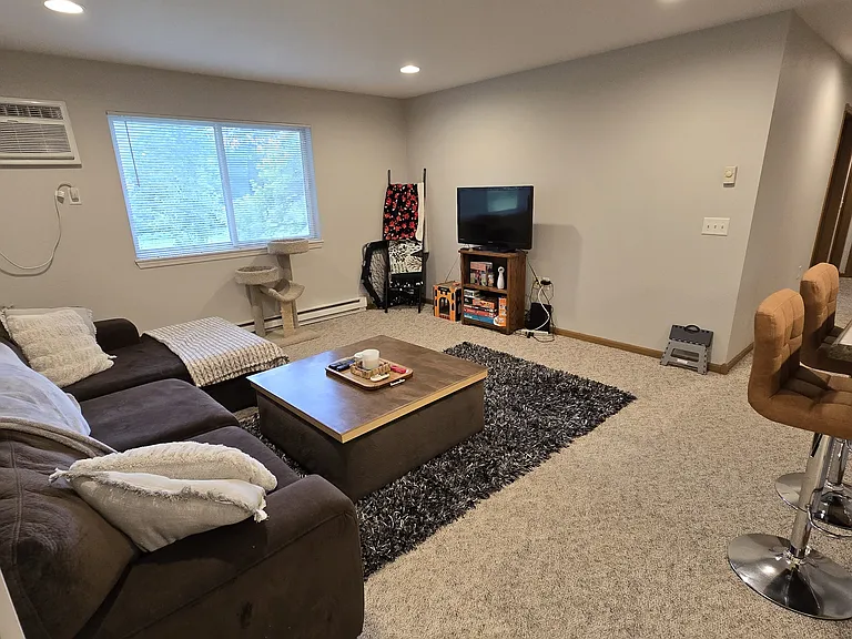 530 Cottonwood Dr #1 — Photo 8