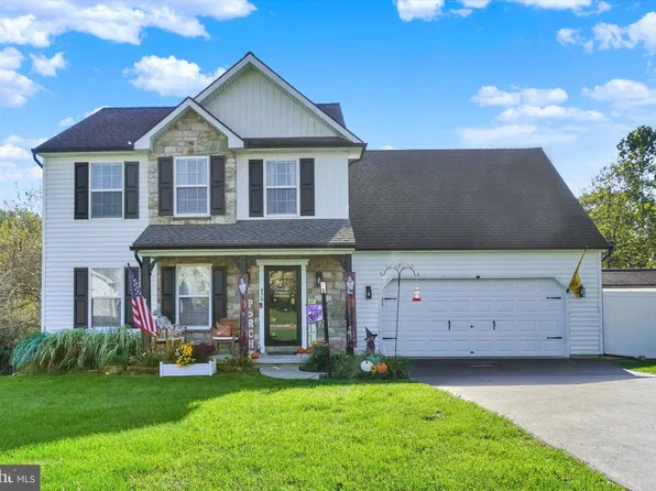 450 Abbey Dr, Mount Wolf, PA 17347