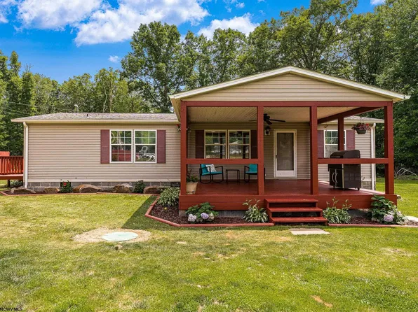 58 Mayhew Ln, Morgantown, WV 26508