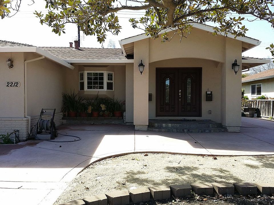 2nd image of 2212 De Paul Pl