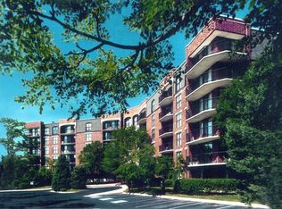 511 Aurora Ave UNIT 102, Naperville, IL 60540