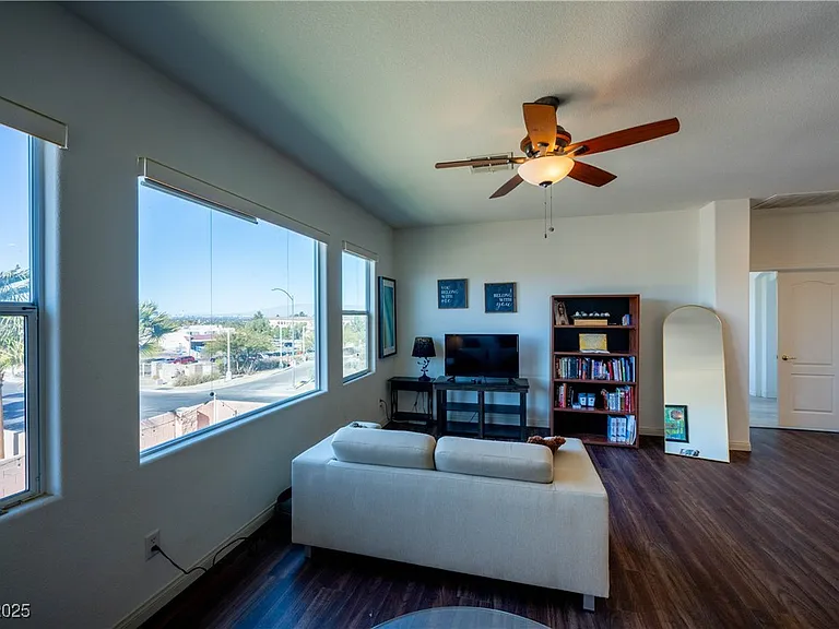 359 Hoskins Ct — Photo 62