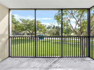 3301 N Country Club Dr APT 209, Aventura, FL 33180