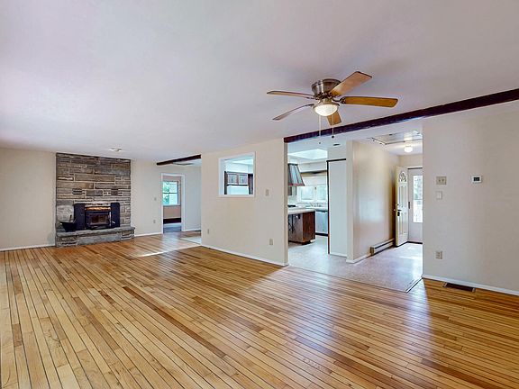4th image of 167 Ridge Dr