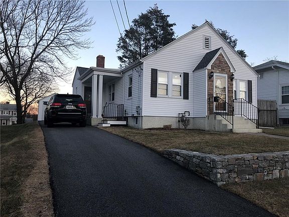 2nd image of 51 Burnett St