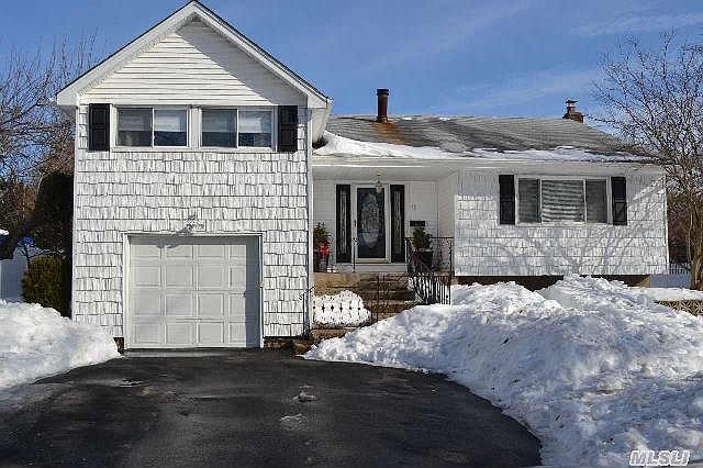 1st image of 11 Jonquill Ln