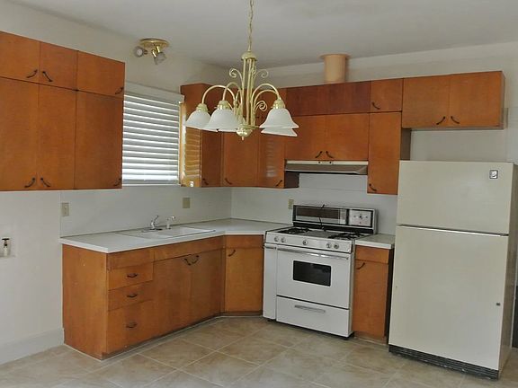 3rd image of 1123 McKinley Ave