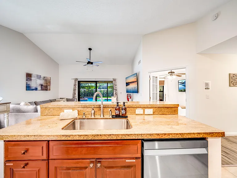 1637 Farmington Cir — Photo 52
