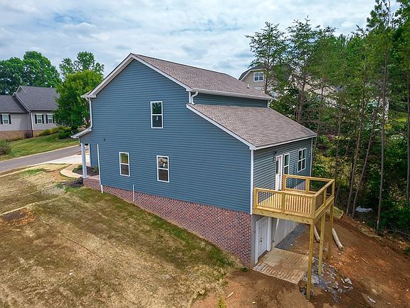 5th image of 140 Banberry Dr SW #16