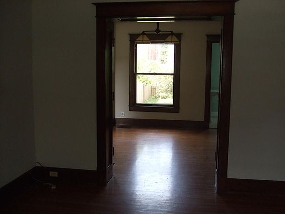 5th image of 1957 Roanoke Ave #House