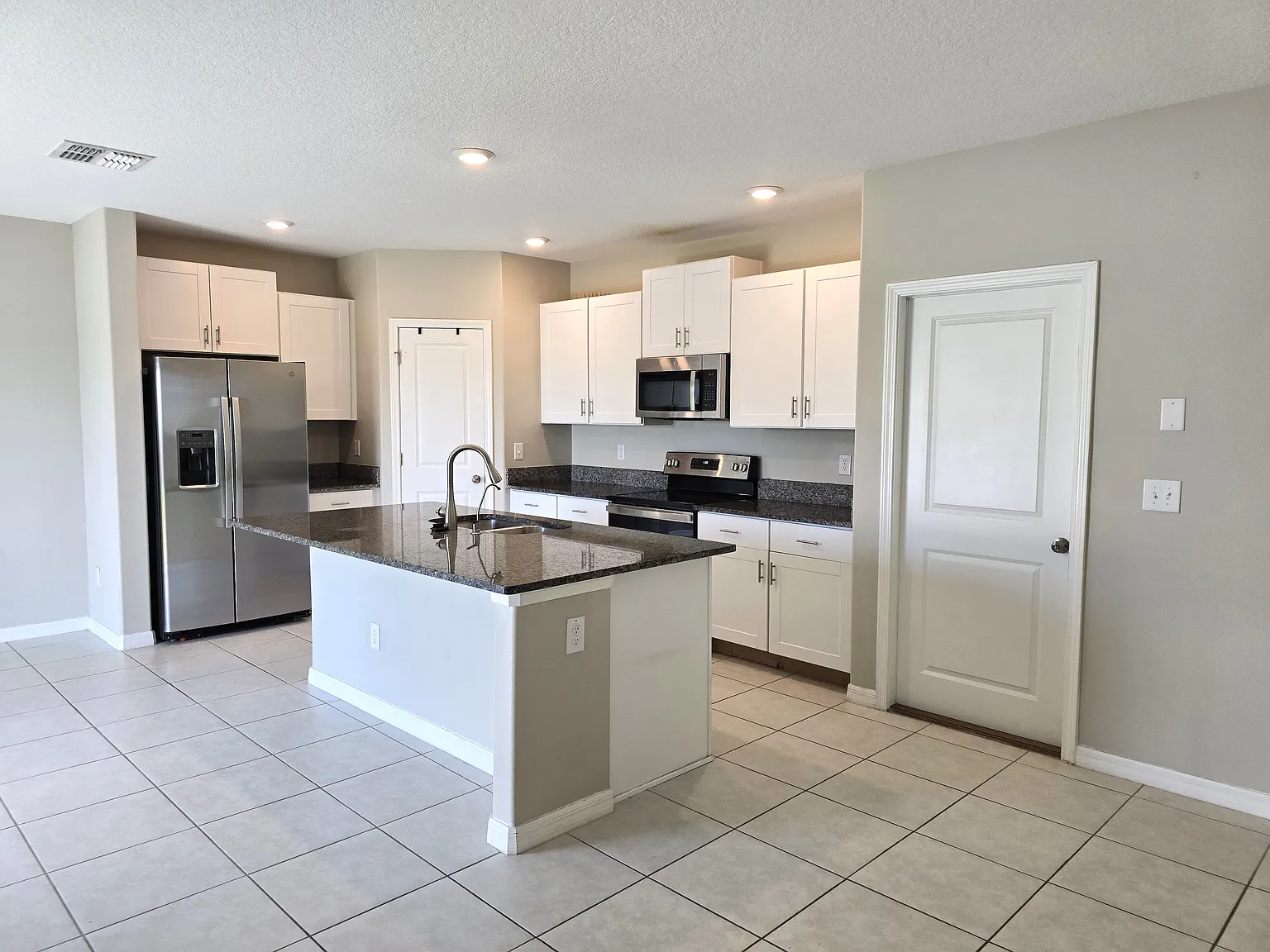 4/2.5/2 In Epperson In Wesley Chapel, FL — Photo 4