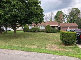 873 The Circle Dr, Lewiston, NY 14092