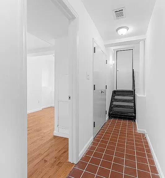 315 22nd St #1 — Photo 6