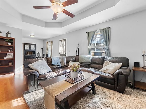 5th image of 4078 W Portland Street