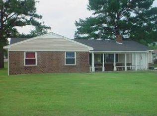 404 Surry Ct, Jacksonville, NC 28540