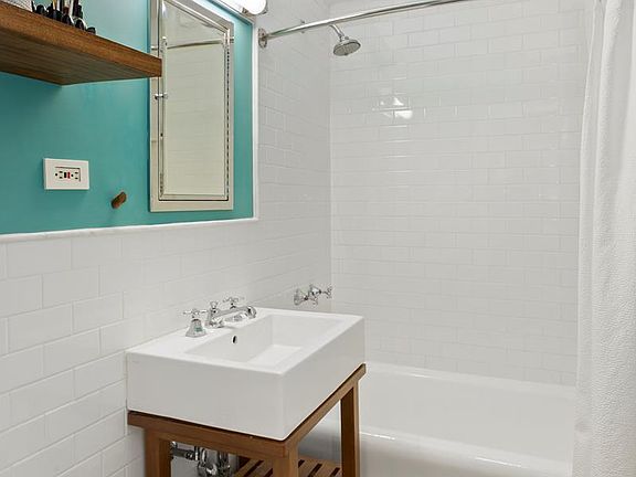 4th image of 7 W 96th St APT 7B