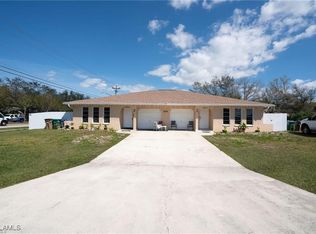 903 SE 23rd Pl, Cape Coral, FL 33990