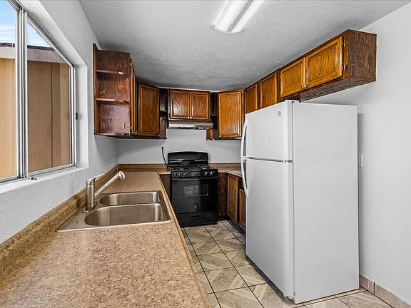 5th image of 1635-39 Elm Ave