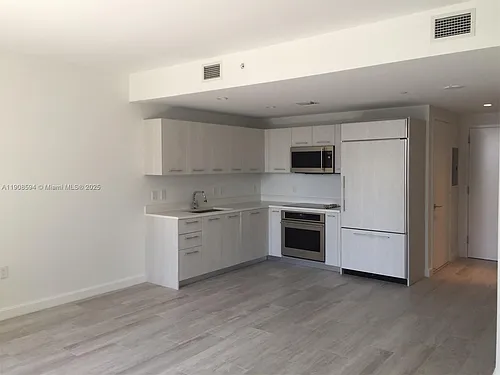 45 SW 9th St #1402 Photo 1
