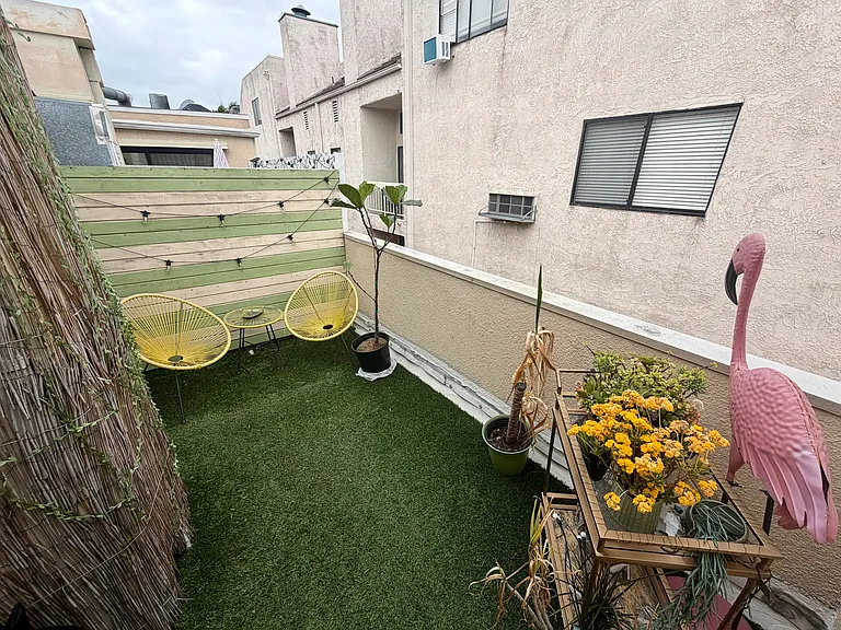 136 S Clark Dr #8 — Photo 7