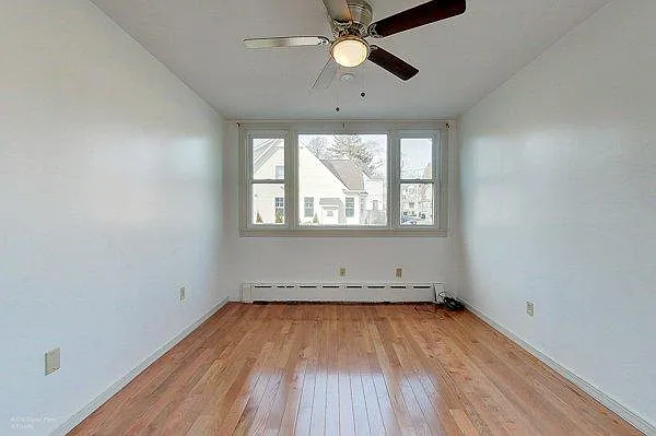 372 Broadway St #C — Photo 5