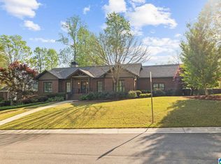 1154 Cahaba Woods Cir, Vestavia, AL 35243