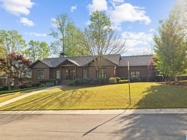 1154 Cahaba Woods Cir, Vestavia, AL 35243