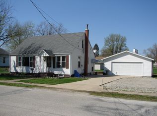 407 E McKinley St, New London, IA 52645