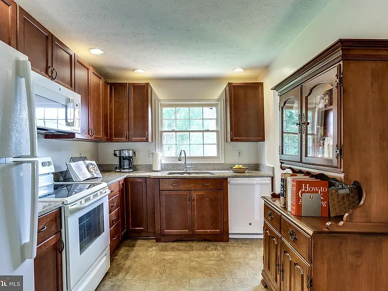 310 Kendigs Mill Rd — Photo 2