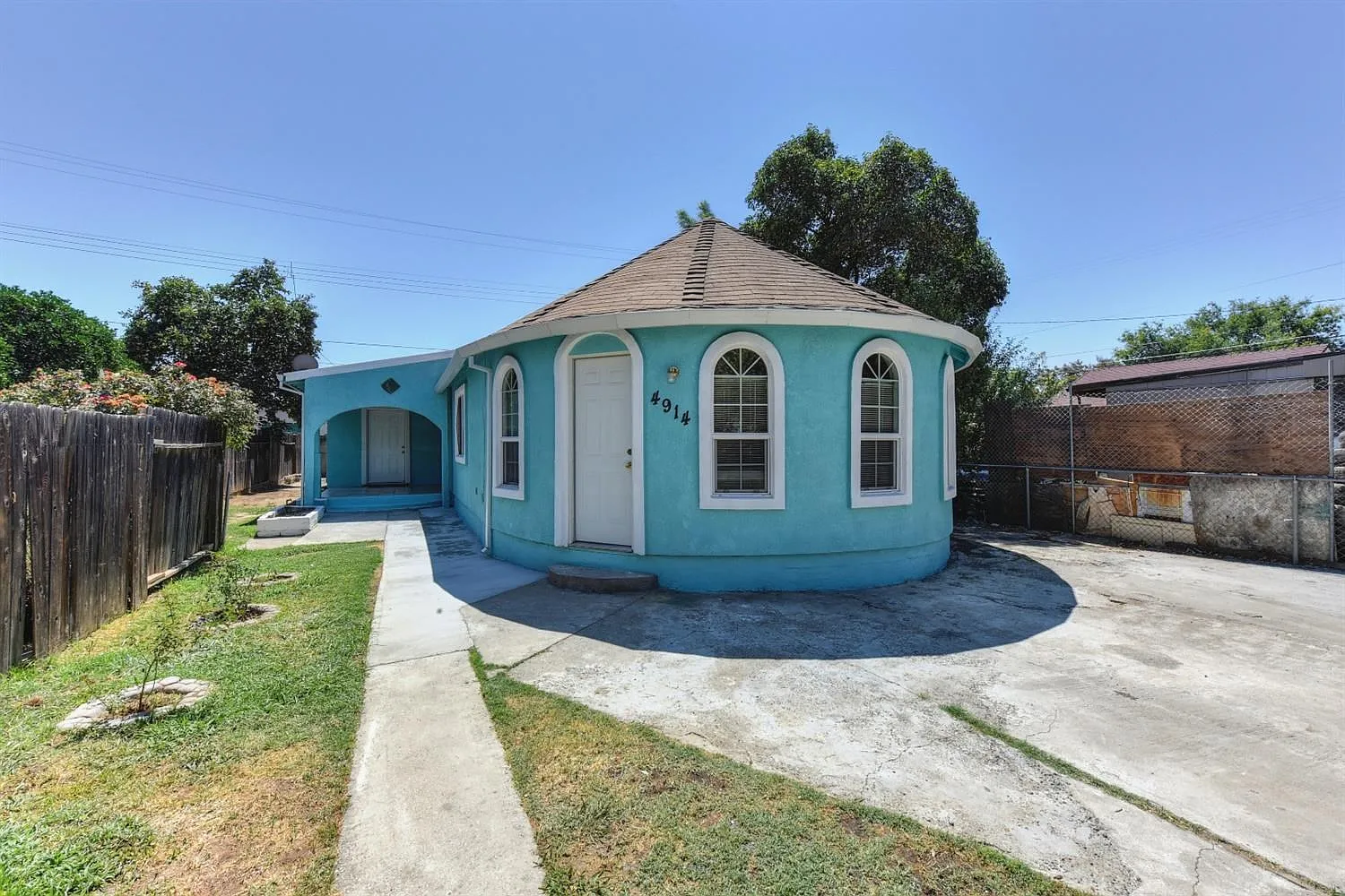 4914 Baker Ave photo 1