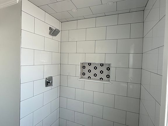 5th image of 29 S Madison Ave APT 3C
