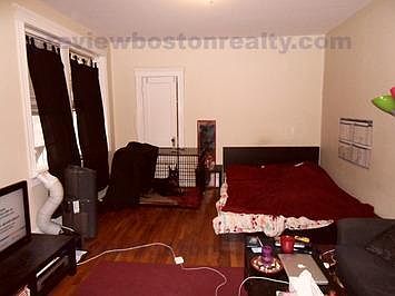 2nd image of 1450 Commonwealth Ave #239