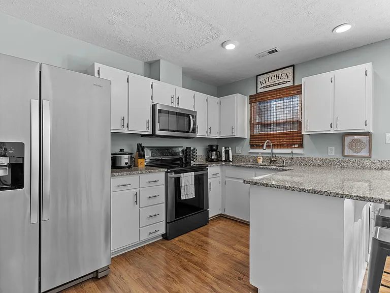 2321 Sierra Dr — Photo 5