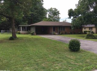 1606 S Prairie St, Stuttgart, AR 72160