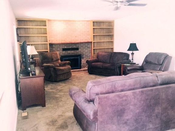 3rd image of 494 Lawton Ave
