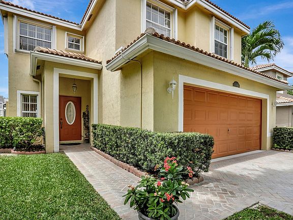 3rd image of 7093 Crescent Creek Lane