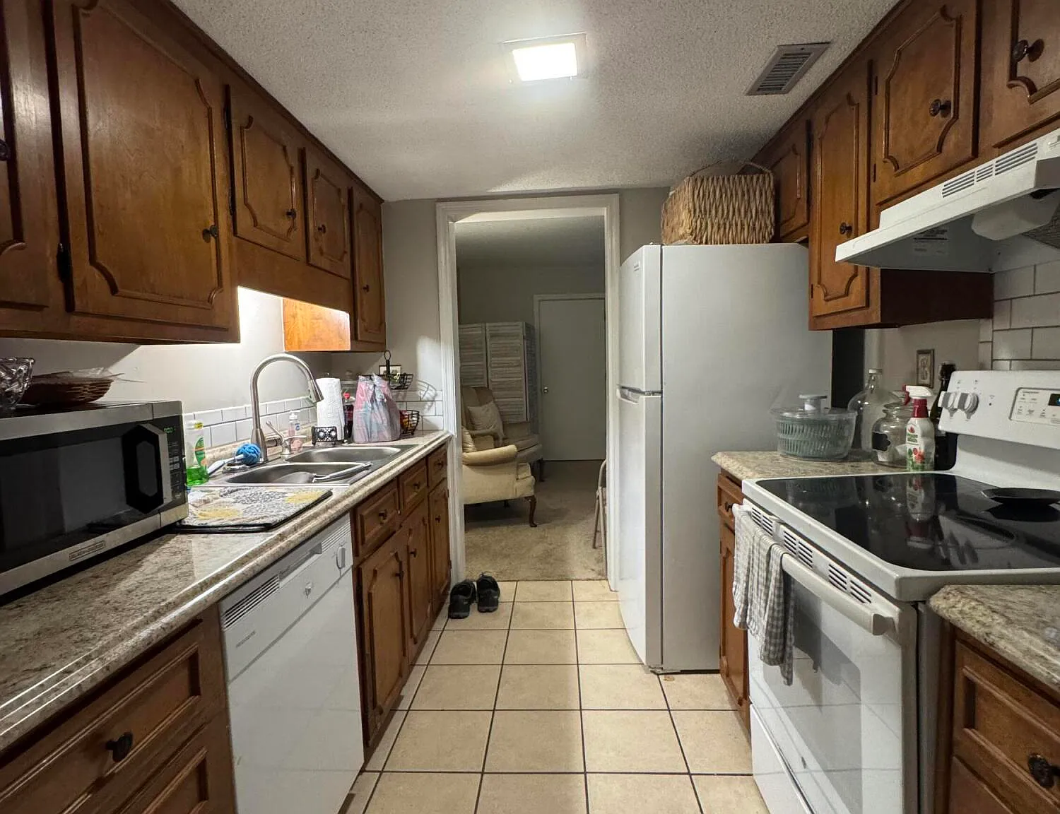 2 bed, 1.5 bath, 1152 sqft, $1,600 — Photo 3