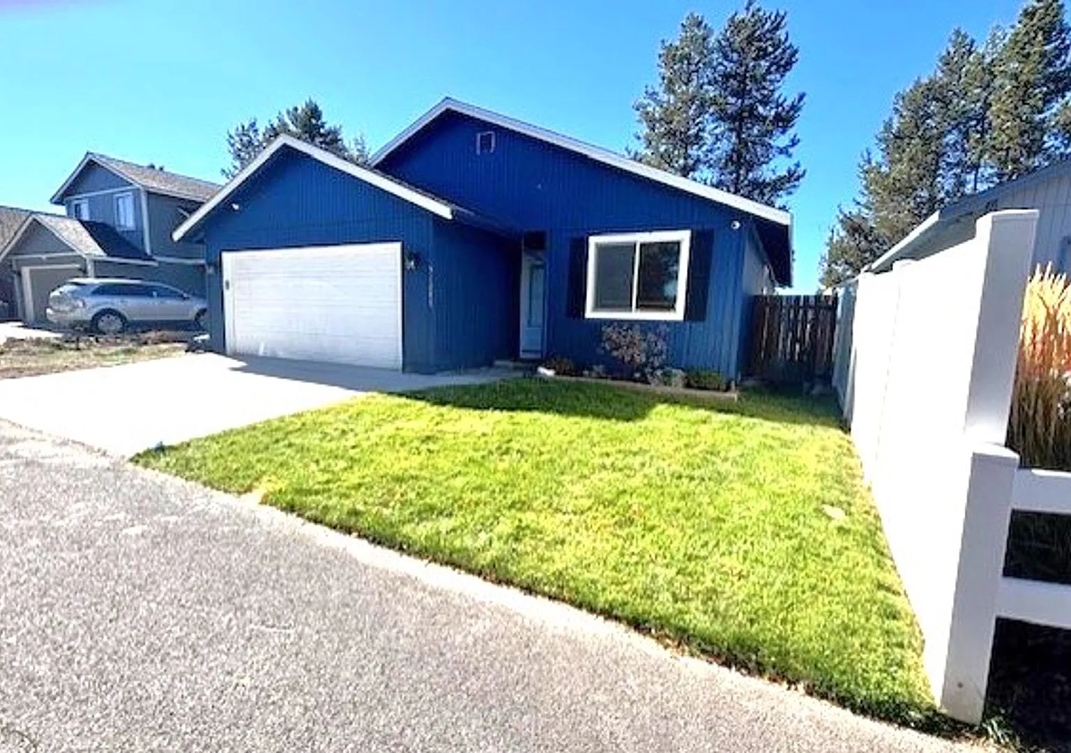 Mountain Views- La Pine — Photo 1