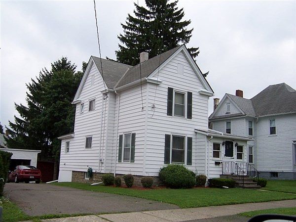 1st image of 1052 Admiral Pl
