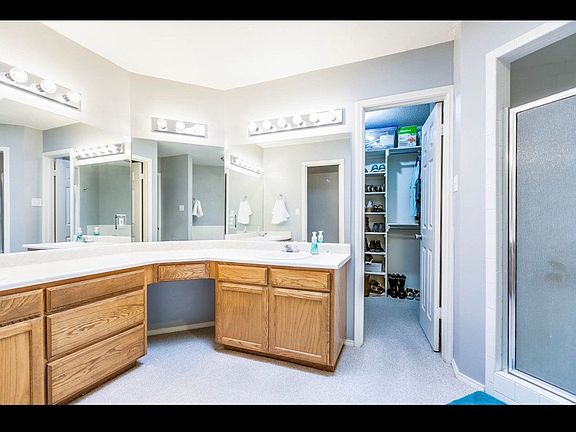 4th image of 3570 Grandview Dr