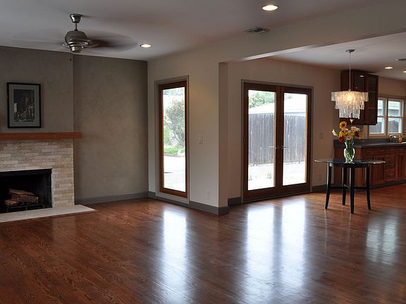 3rd image of 319 Avenue E