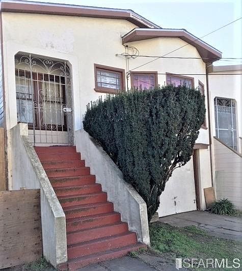 1st image of 209 Hillcrest Dr