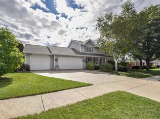 1025 Countryside Dr, De Pere, WI 54115