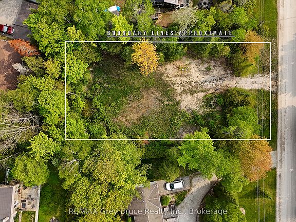 2nd image of 425 Dufferin Ave