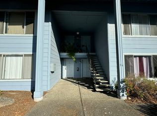 56 Lark Center Dr #C, Santa Rosa, CA 95403